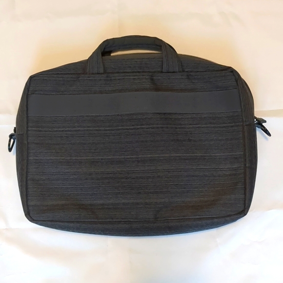 17 Inch Laptop Bag by Gnarlyfish - Picture 6 of 11